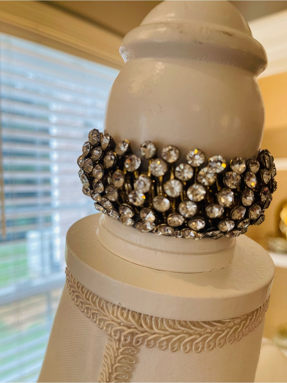 Vintage-Inspired Rhinestone Stretch Bracelet in Clear Crystal